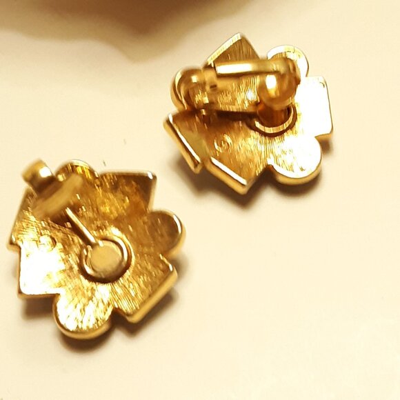 Vintage Avon Clip Back Earrings Gold Blue Rhinestone Pearl Cabochon - Picture 3 of 6